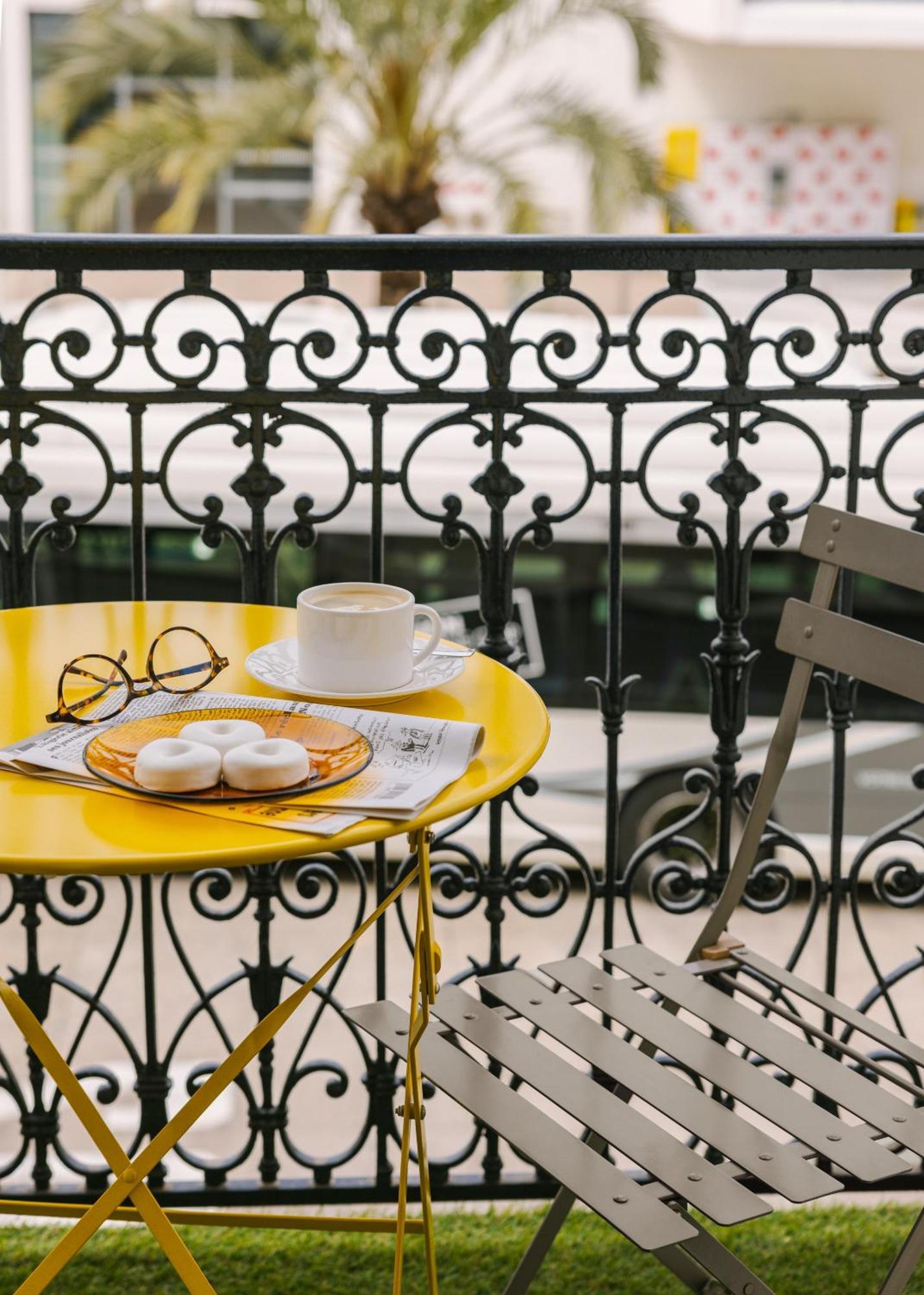Yelo Lumiere Powered By Sonder Hotell Cannes Rum bild