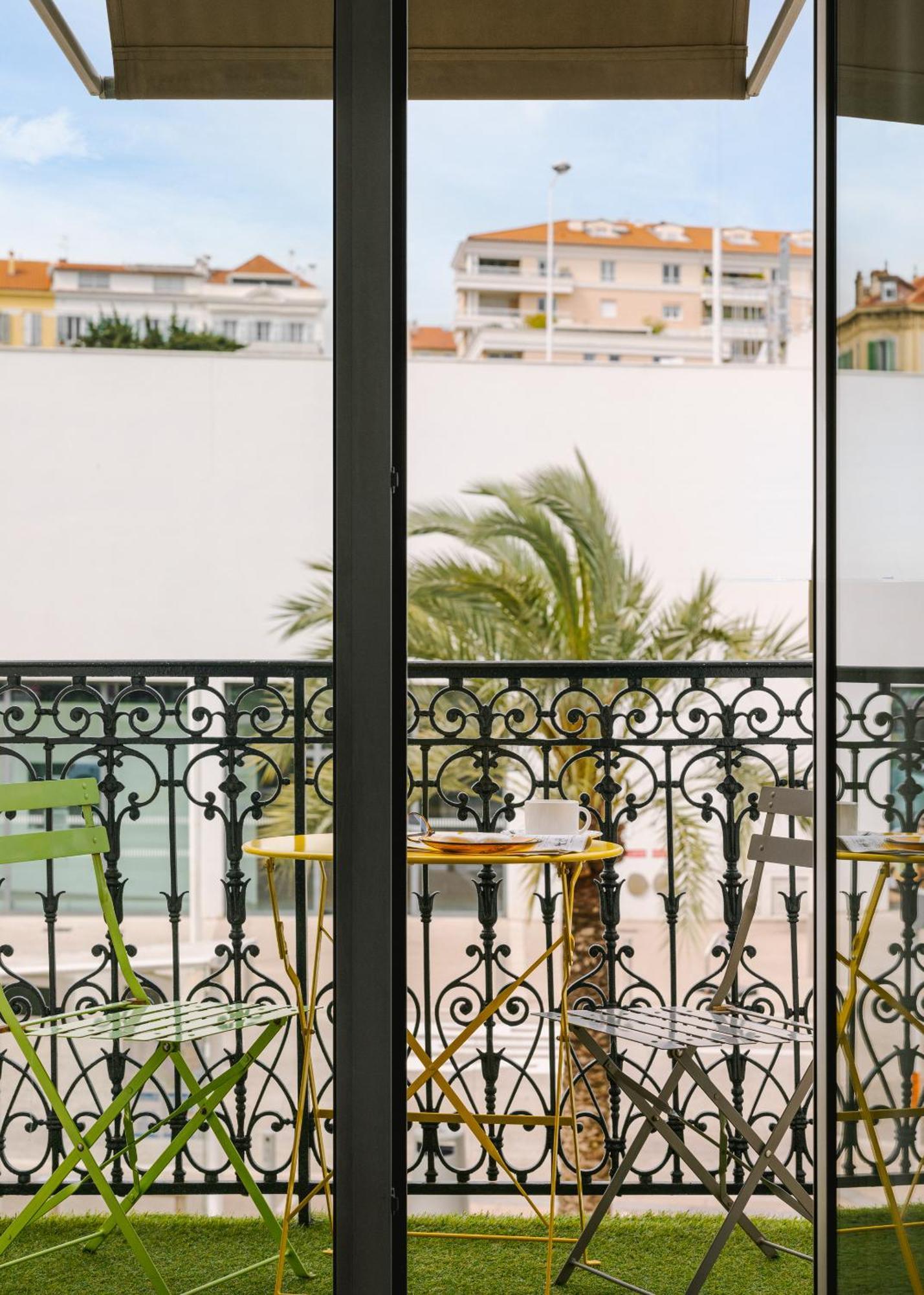 Yelo Lumiere Powered By Sonder Hotell Cannes Rum bild