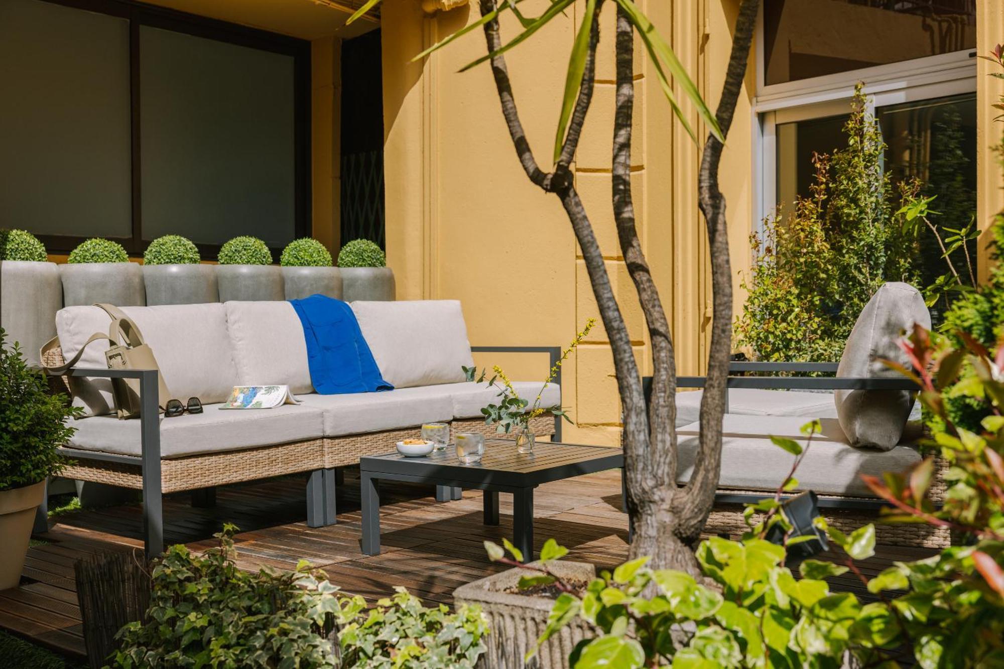 Yelo Lumiere Powered By Sonder Hotell Cannes Exteriör bild