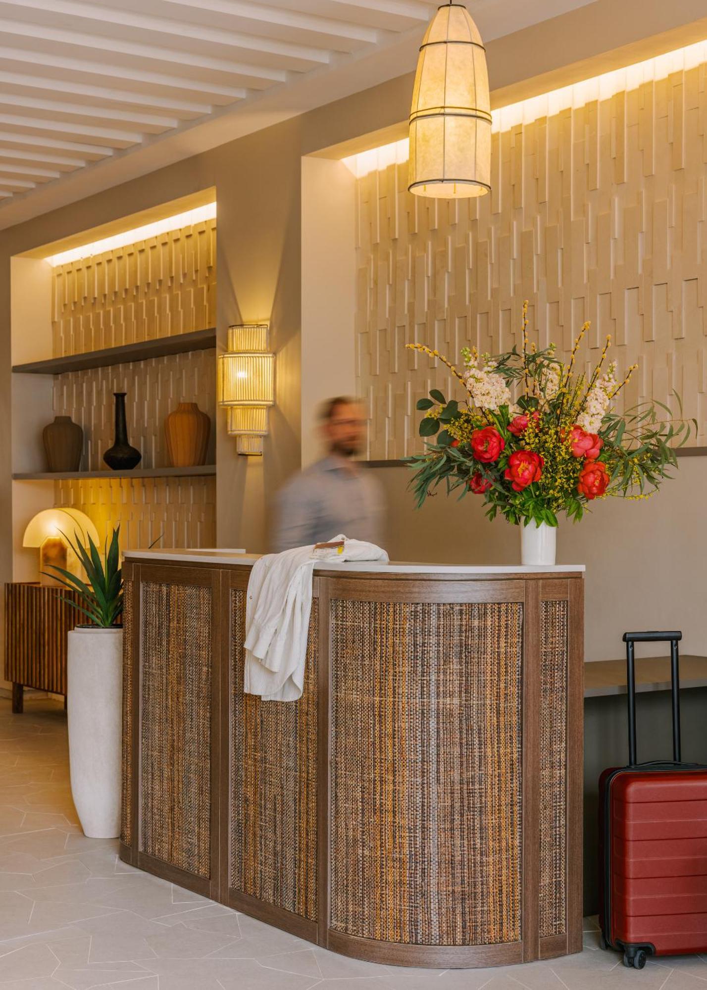 Yelo Lumiere Powered By Sonder Hotell Cannes Exteriör bild
