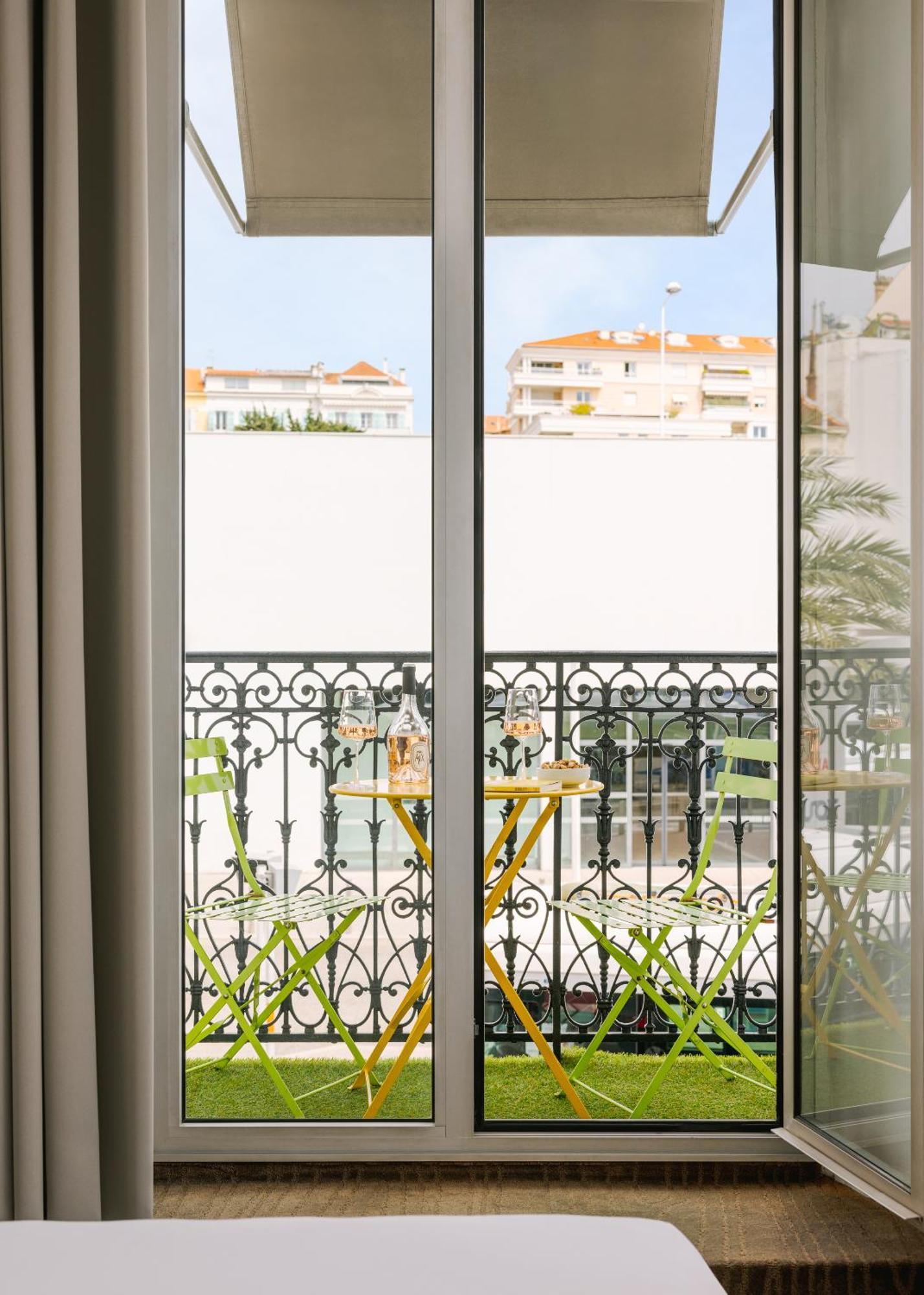Yelo Lumiere Powered By Sonder Hotell Cannes Rum bild