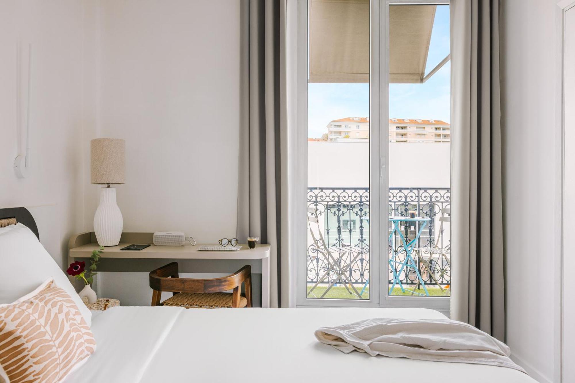 Yelo Lumiere Powered By Sonder Hotell Cannes Rum bild