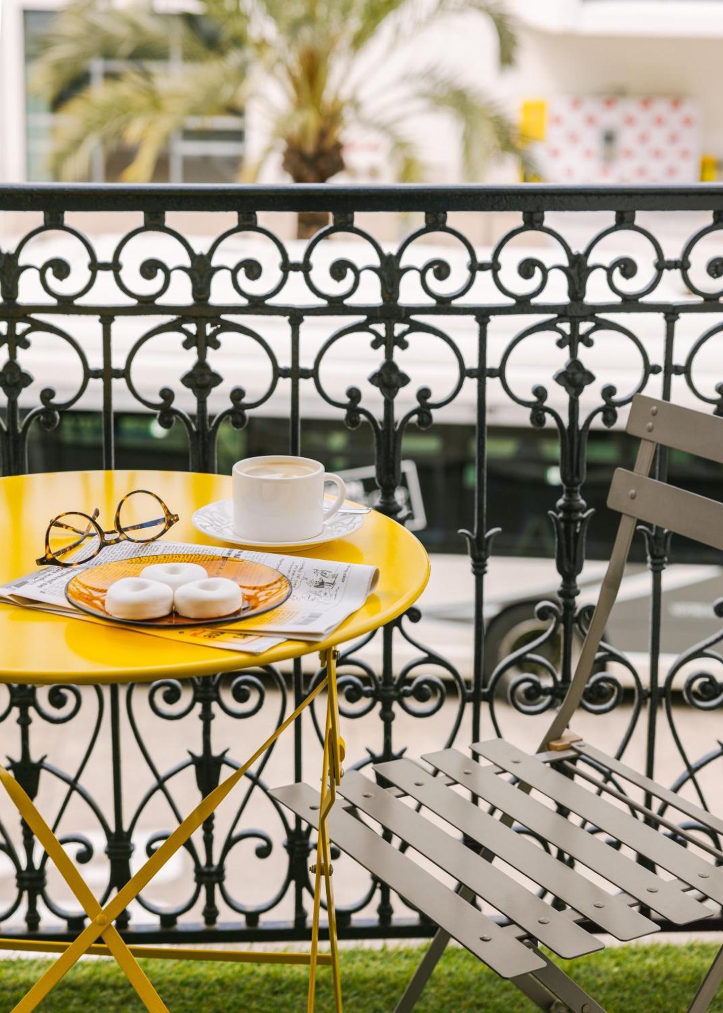 Yelo Lumiere Powered By Sonder Hotell Cannes Rum bild