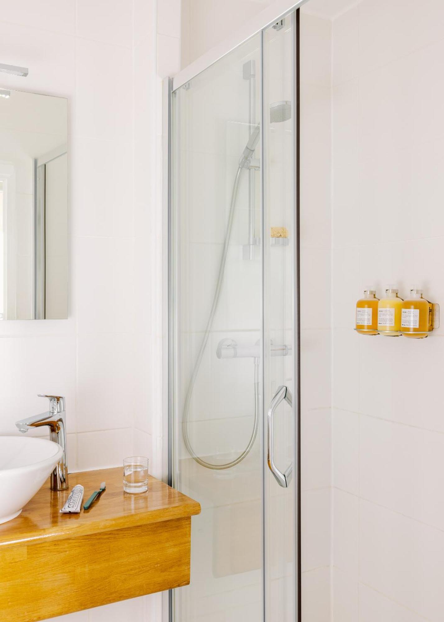 Yelo Lumiere Powered By Sonder Hotell Cannes Exteriör bild